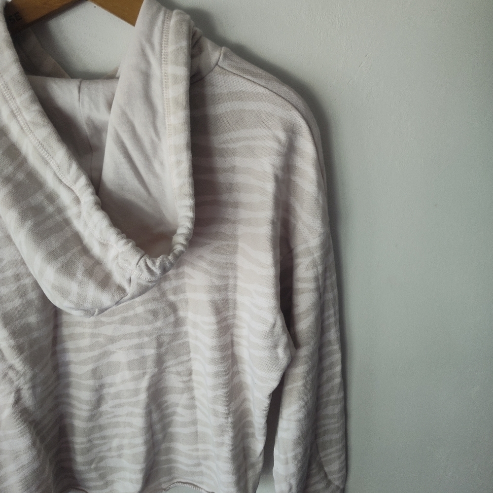 American Eagle Jegging Fit Women's Cream Zebra Print Hoodie Medium - Picture 6 of 10